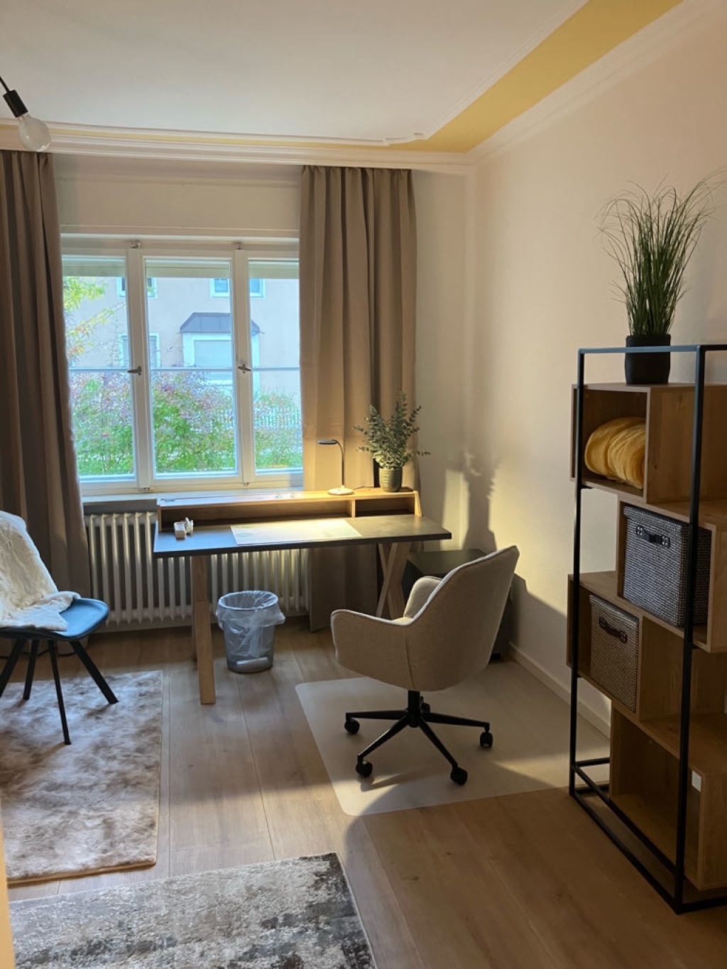 WG-Zimmer Innenstadt Zeppelinstraße - Zimmer #1 Arbeitsbereich