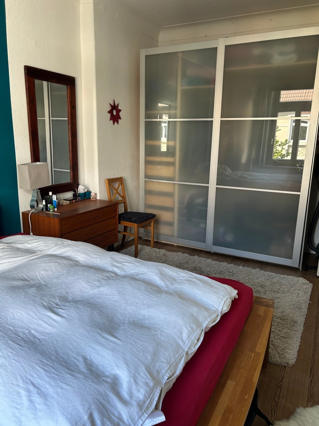Über den Dächern von Eimsbüttel: möblierte 2 Zi Wohnung mit Südbalkon – Bright furnished 2-room apartment with balcony in Eimsbüttel – Methfesselstraße, 20257 Hamburg Eimsbüttel – Vorschaubild 9