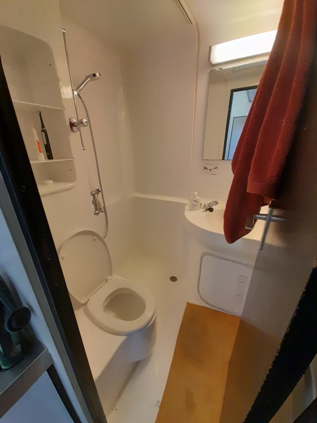 Cosy studio for interim rent in Sonnenbühl West II (September) – Ralf-Darhendorf-Str. 37, 78464 Konstanz Königsbau – Vorschaubild 5