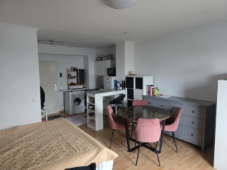 Imagen del anuncio: Helles möbliertes Studio in Eckenheim – Zwischenmiete, 1 Min. zur U-Bahn
