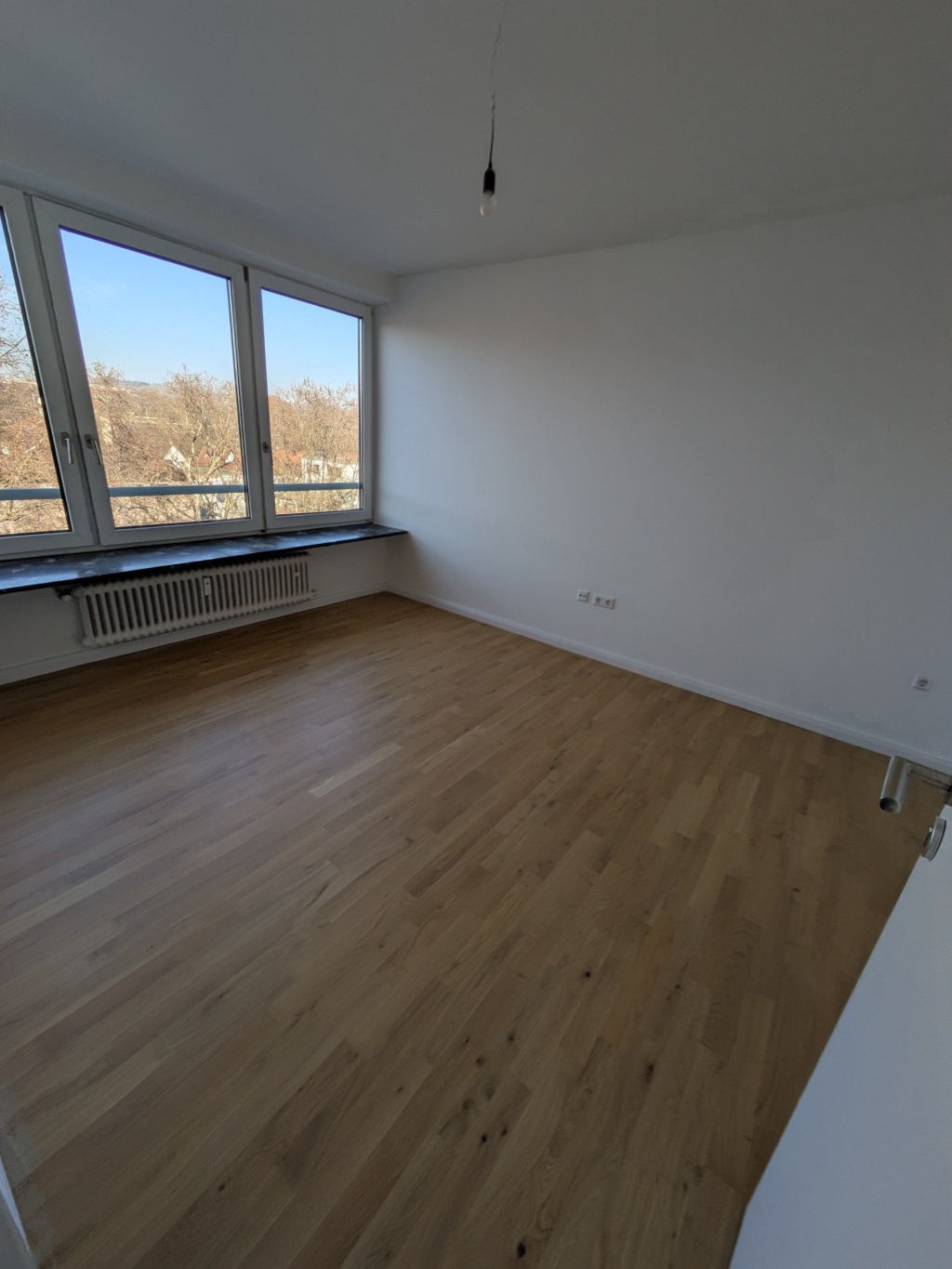Erstbezug nach Sanierung! Perfekt als 3er- oder 4er-WG in Stuttgart-Ost mit Balkon & Aufzug – Neckarstraße, 70190 Stuttgart Ost – Vorschaubild 2