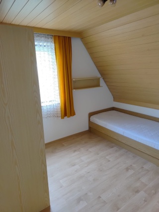Imagen del anuncio: Zwischenmiete: 12qm, möbliert, neu renoviert in 5er-WG (25.08. - 25.09.)