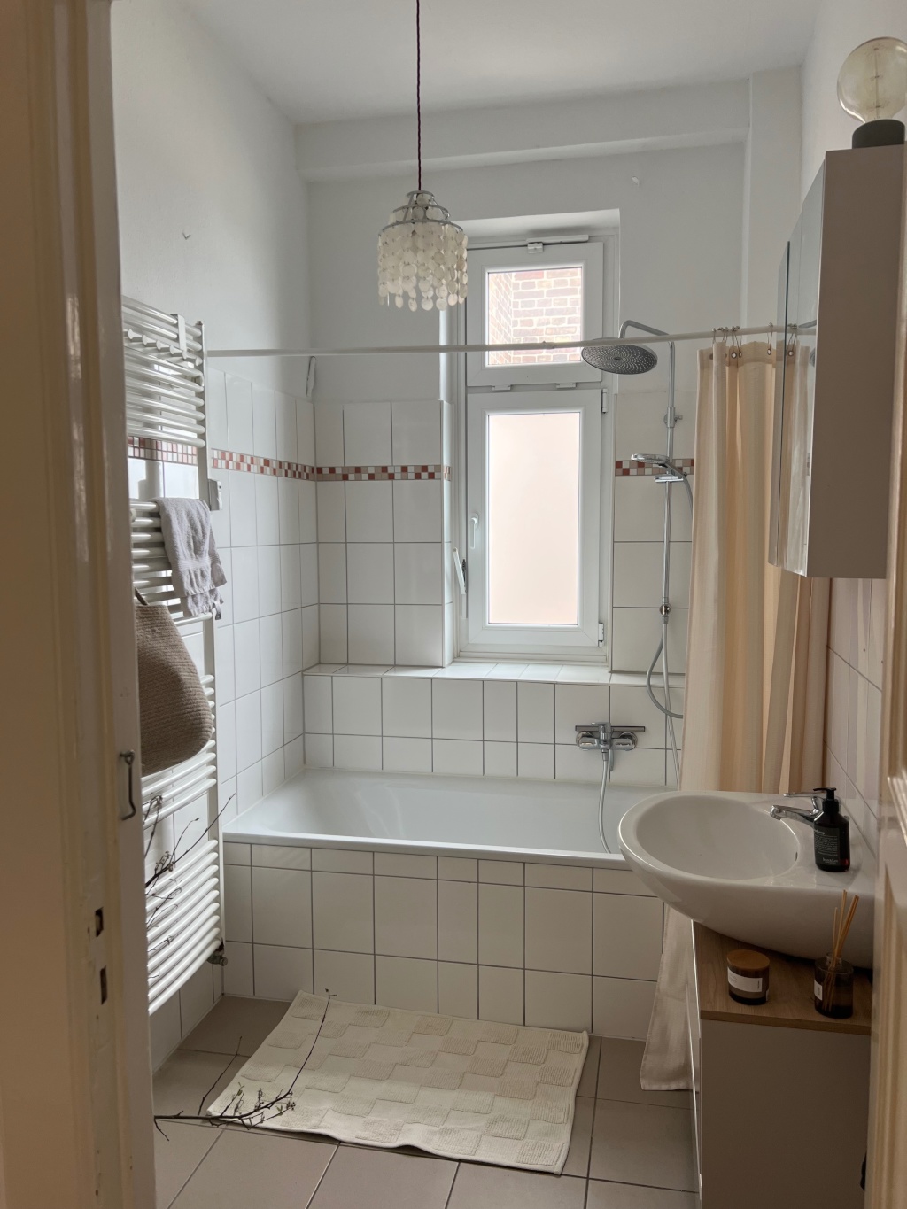 Möblierte Altbauwohnung in St. Georg zur Zwischenmiete – Koppel 26, 20099 Hamburg St. Georg – Vorschaubild 4