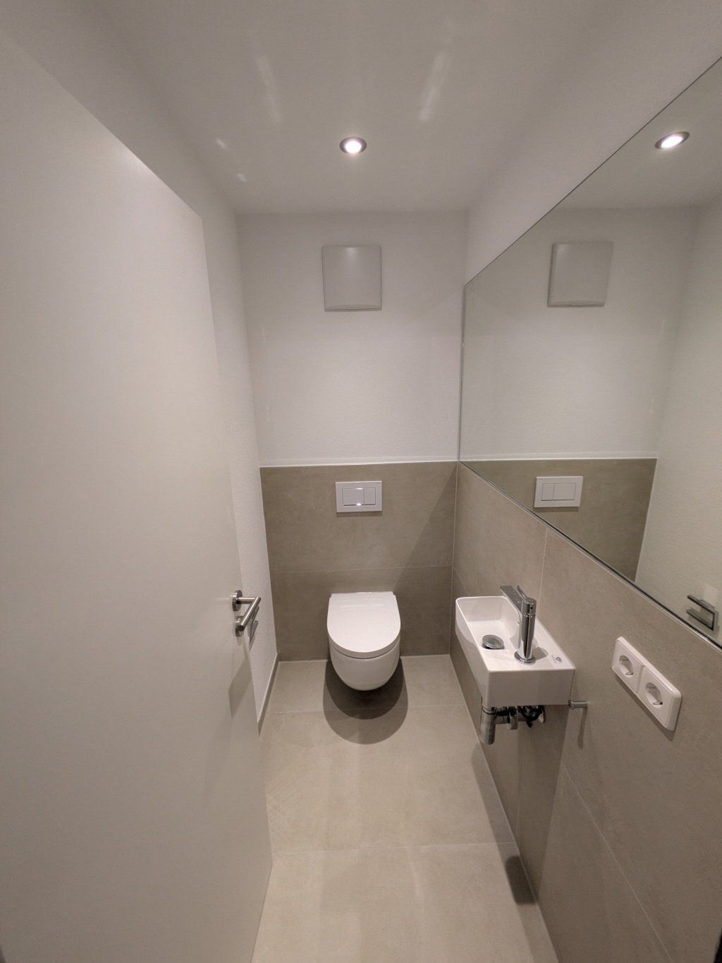 Wohnung mit frisch saniertem Bad – Perfekt für 2er-WG mit offener Küche und Aufzug – Heinrich-Baumann-Straße, 70190 Stuttgart Ost – Vorschaubild 5