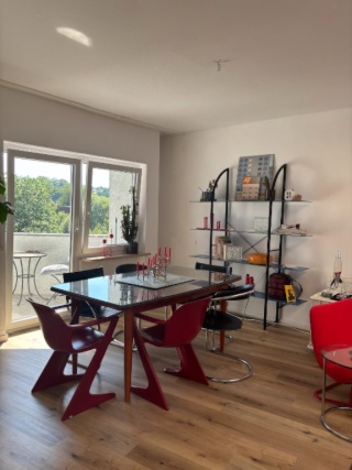 Anzeigenbild: Helle, hochwertig möblierte Maisonette-Wohnung mit Vesteblick