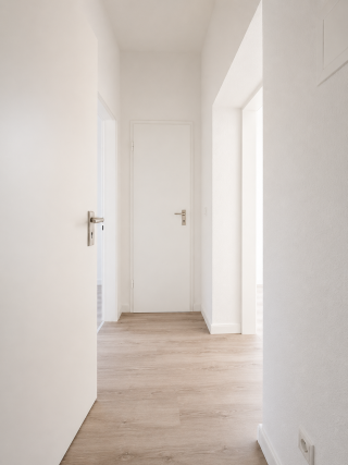 Anzeigenbild: Renovierte 2-Zimmer-Wohnung mit neuer Einbauküche nahe Helios Klinikum