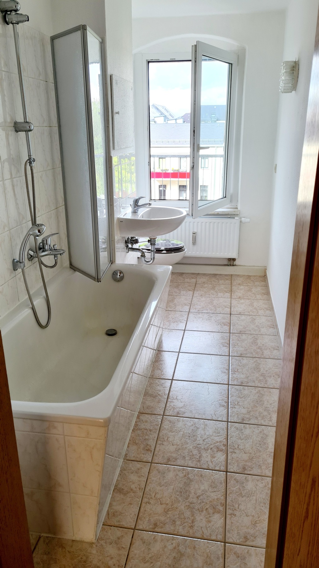 Helle 3-Raum-Wohnung mit Balkon direkt am Brühl-Boulevard – Hermannstraße, 9111 Chemnitz Zentrum – Vorschaubild 7