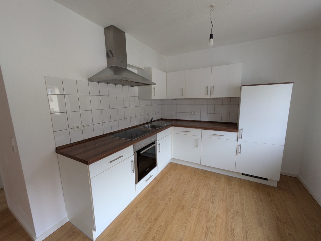 Wohnung mit frisch saniertem Bad – Perfekt für 2er-WG mit offener Küche und Aufzug – Heinrich-Baumann-Straße, 70190 Stuttgart Ost – Vorschaubild 3