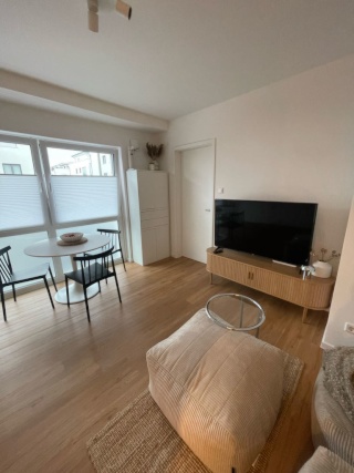 Anzeigenbild: Exklusive, voll möblierte 2-Zimmer-Wohnung zur Zwischenmiete