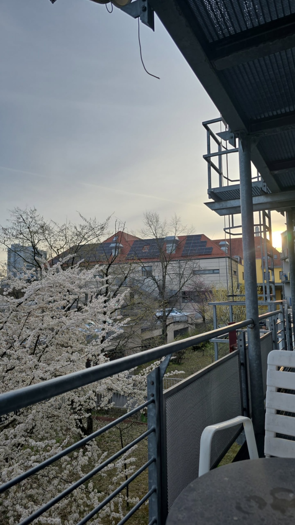 Temporary Sublet: Furnished Student Dorm Room for 2 Months (Dec - Jan)) – Henkestraße 40, 91054 Erlangen Innenstadt – Vorschaubild 3