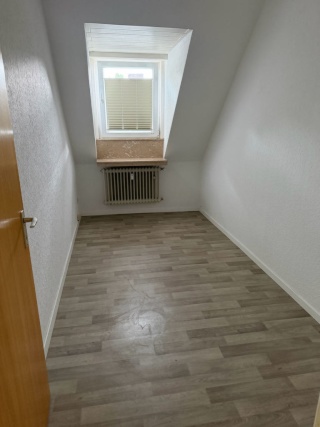 Ad image: 8qm Zimmer in 4er WG! WG Neugründung! Direkt gegenüber von Mercedes-Benz! Ruhige Lage!