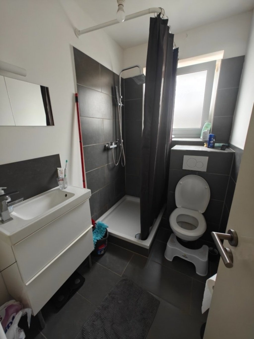 Habitación en WG Ginnheim Hügelstraße 251 - Unser Duschbad und Gäste-WC