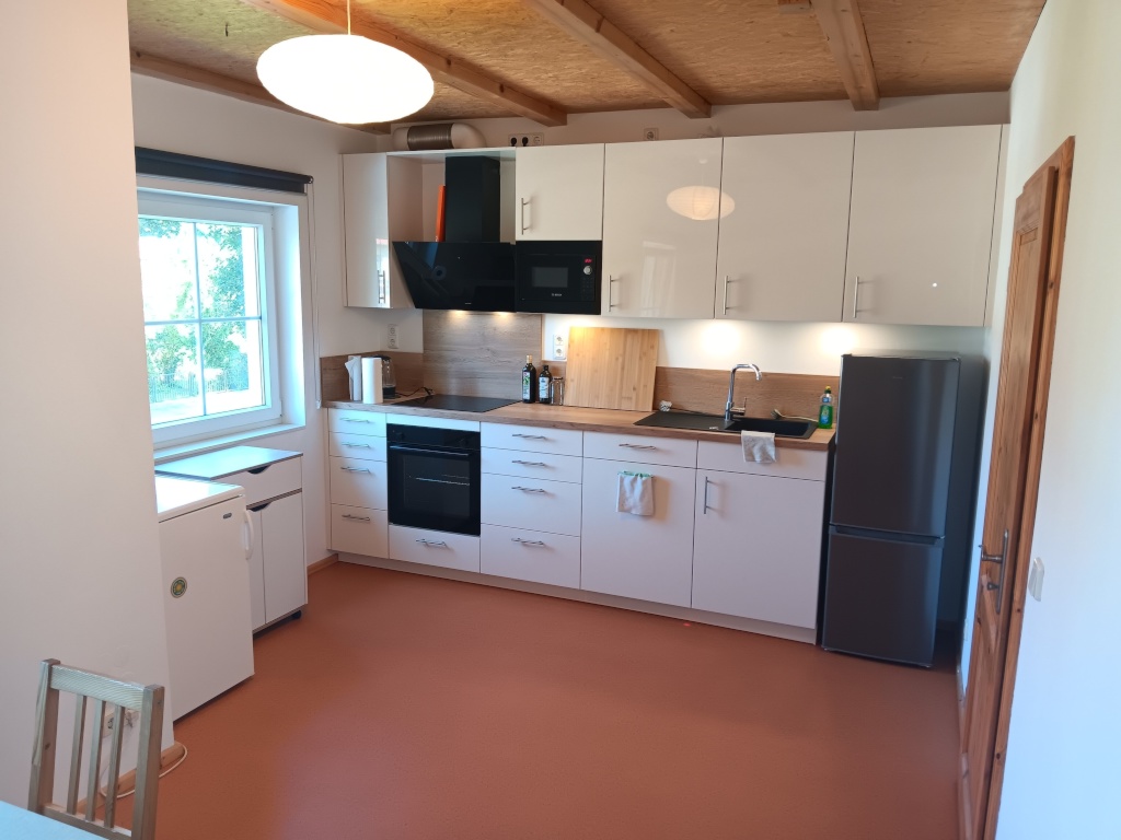 WG-Zimmer Friedrichshagen Rahnsdorfer Straße 46 - OG Küche, MW, Herd, Ofen, GS, Kühlschrank ++