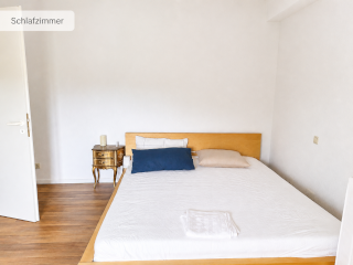 Anzeigenbild: Möblierte 2-Zimmer-Wohnung: 1 Schlafzimmer + großzügiges Wohn-/Arbeitszimmer