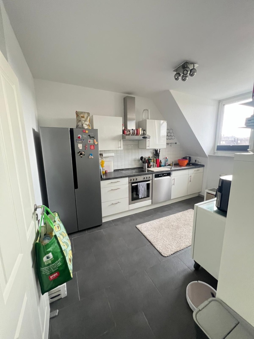 Helle Dachgeschosswohnung in der Nähe von Rüttenscheid – Paulinenstraße, 45131 Essen Rüttenscheid – Vorschaubild 3