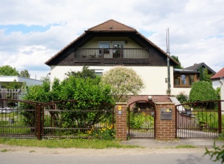 Anzeigenbild: Haus mit Pool, Garten und Pizza Ofen in Pankow 14.10 - 02.11