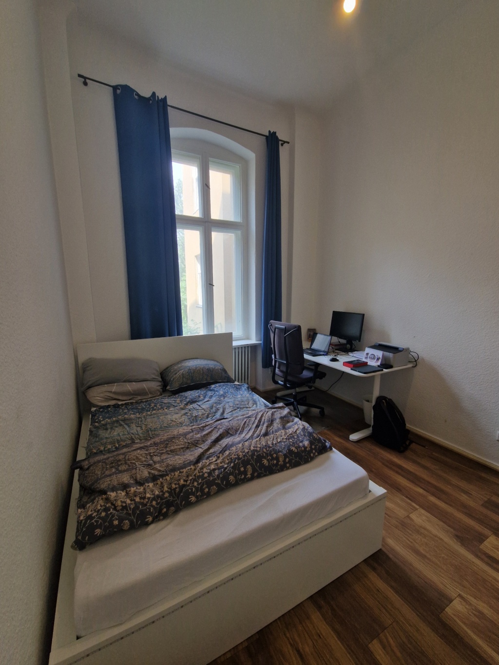 Ruhige, möblierte 2-Zimmer-Altbauwohnung in Wilmersdorf in Hinterhoflage, 1 Min. zur U-Bahn (U7) – Brandenburgische Straße 23, 10707 Berlin Wilmersdorf – Vorschaubild 3