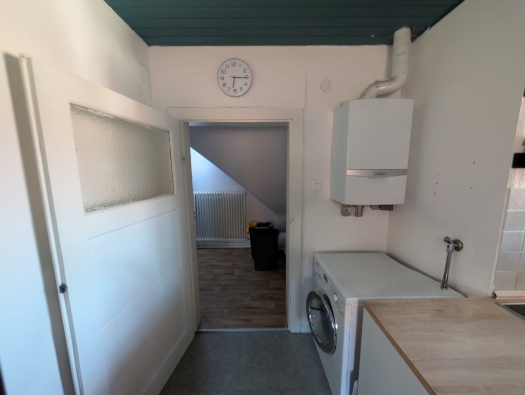 84qm Dachgeschosswohnung, Teilmöbliert zur Untermiete für 2Semester – 97072 Würzburg Sanderau – Vorschaubild 3