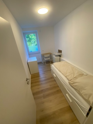 Ad image: Möbliertes Zimmer in Business-WG – Erstbezug nach Renovierung
