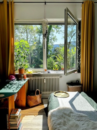 Ad image: Suche Mitbewohnerin im modernen, großen, kernsanierten Altbau