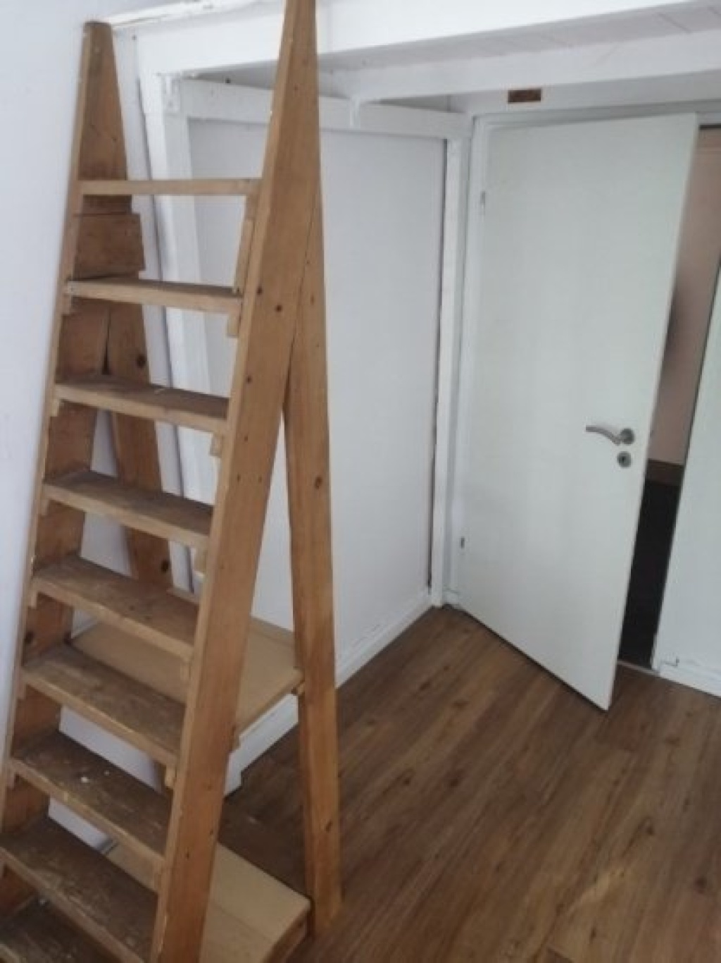 WG-Zimmer Kreuzviertel Gertrudenstraße 45 - Kleines, praktisches Zimmer mit Hochbett im 1. OG