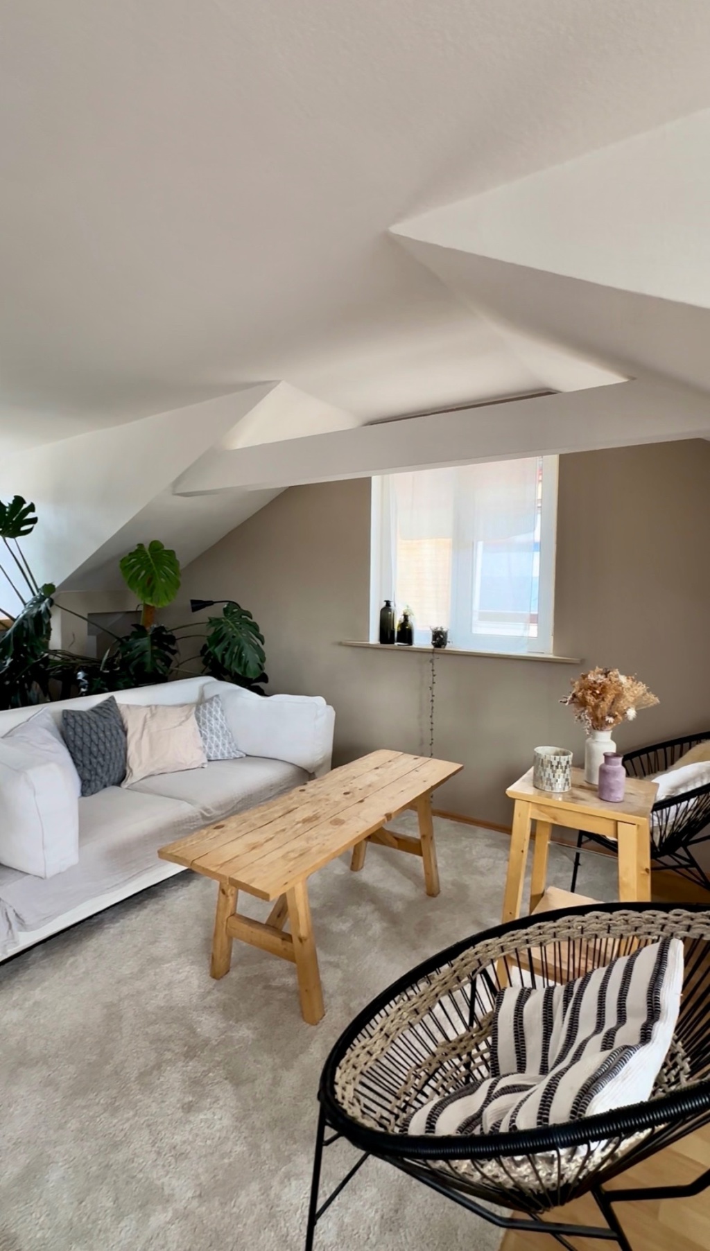 Stilvolle 2-Zimmer-Wohnung mit Fernblick & optionalem Carport – Forststraße 87, Stuttgart 70176 Stuttgart West – Vorschaubild 3