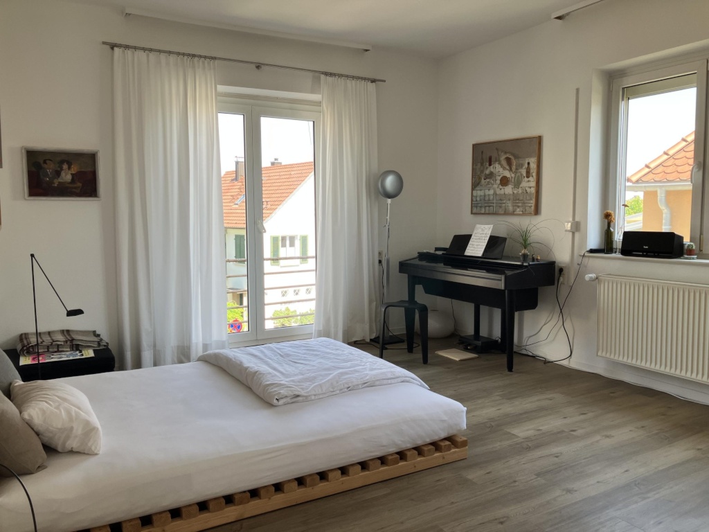 Sonnige Balkonwohnung Stuttgart-Killesberg möbliert und befristet (Zeitraum flexibel)