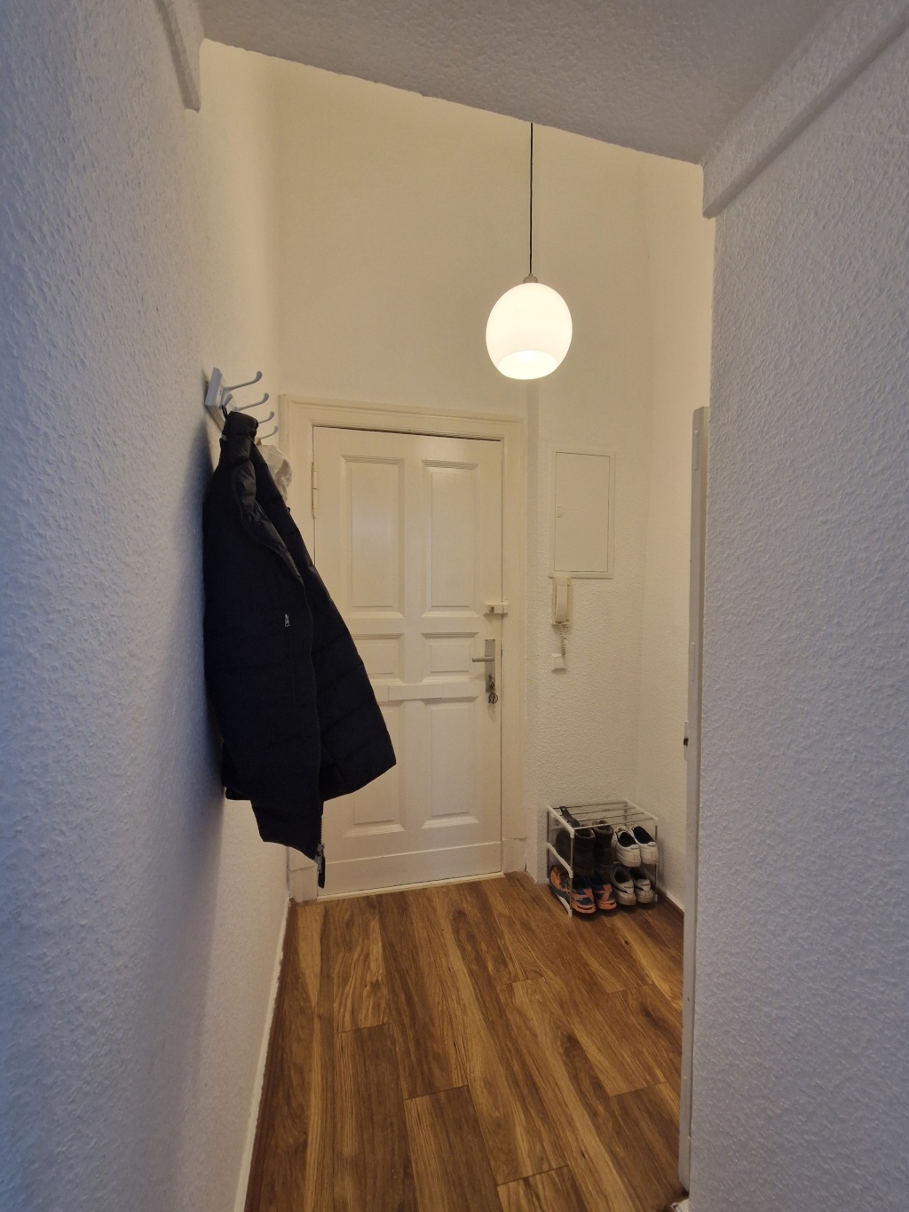 Ruhige, möblierte 2-Zimmer-Altbauwohnung in Wilmersdorf in Hinterhoflage, 1 Min. zur U-Bahn (U7) – Brandenburgische Straße 23, 10707 Berlin Wilmersdorf – Vorschaubild 9