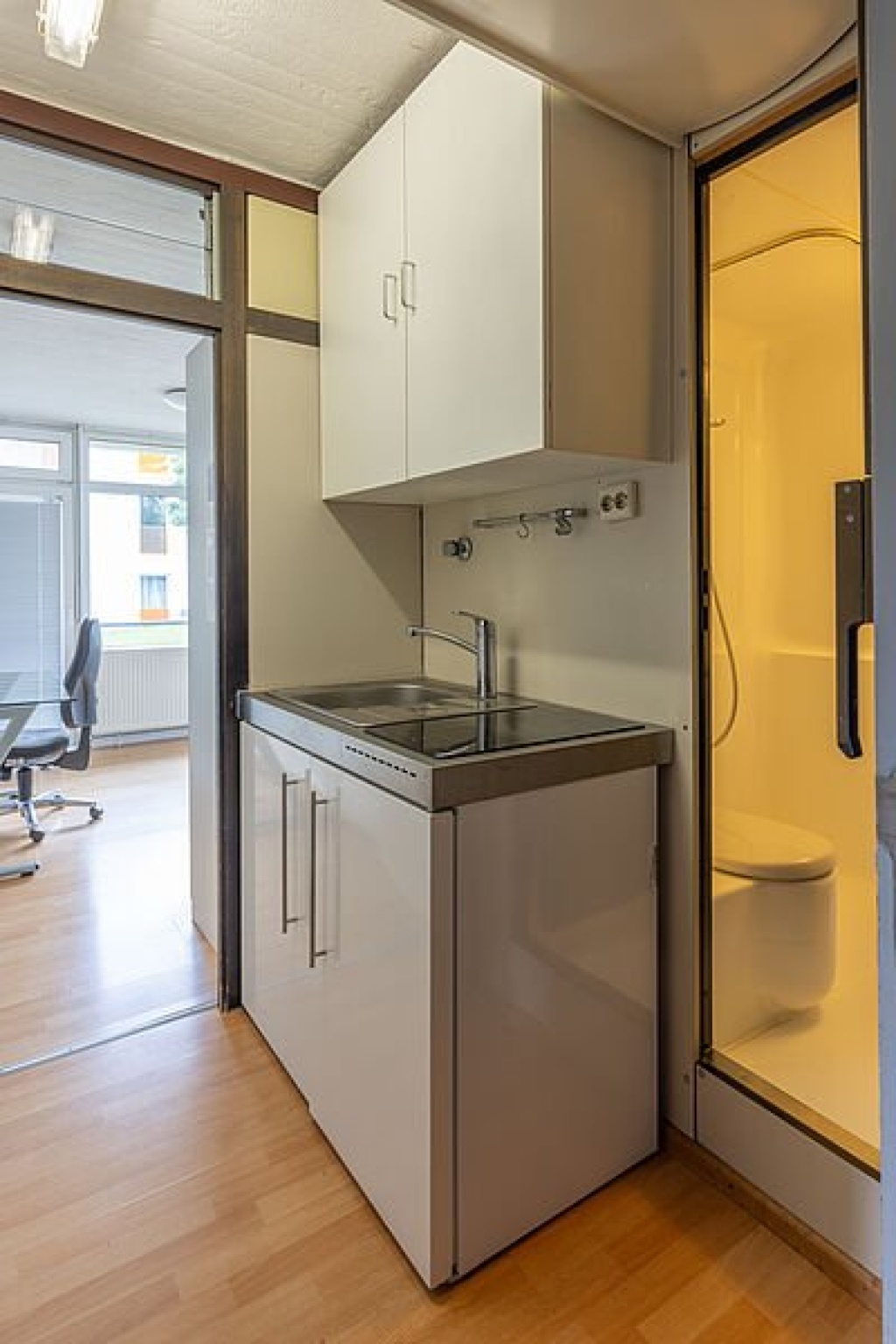 Privates 1-Zimmer-Apartment (eigenes Bad & Küche) nahe Uni Konstanz! – Ralf-Dahrendorf-Straße 37, 78464 Konstanz Konstanz – Vorschaubild 3