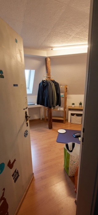 Anzeigenbild: Female-only room near HTW Saar, 5 min to campus, 338 € warm-  WG-Zimmer nur für Frauen, 5 Min zur HTW Saar, 338 € warm