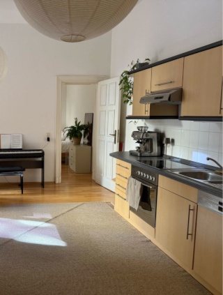 Charmante Altbauwohnung zur Zwischenmiete — photo 1