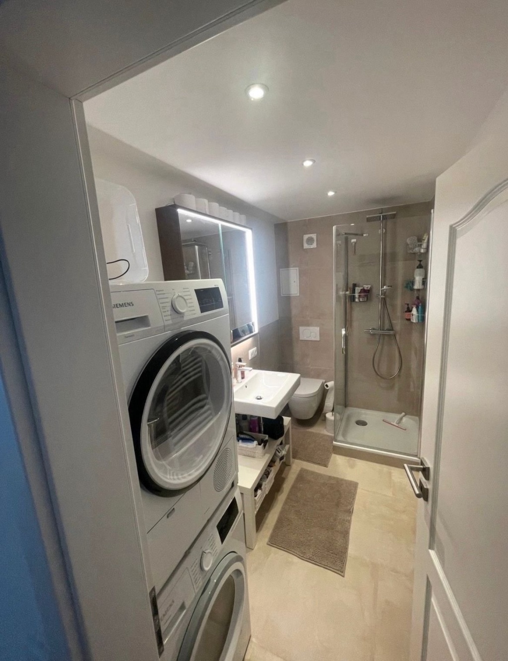 Bright & Fully Furnished 2.5-Room Apartment in Hamburg-Eilbek | Sept 2026 – Aug 2027 – Friedenstraße, 22089 Hamburg Eilbek – Vorschaubild 4