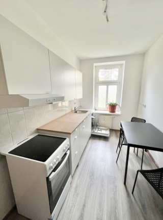 Top Lage- großes WG-Zimmer frei