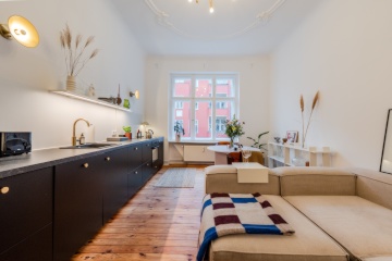 Möblierte 2-Zimmer-Altbauwohnung in Neukölln – Zwischenmiete 20.07.–31.08.2026 — photo 1