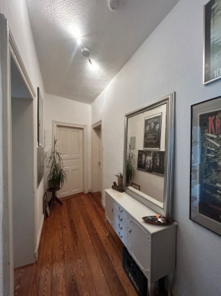 Anzeigenbild: 2 Zimmerwohnung Altbau Balkon Zwischenmiete