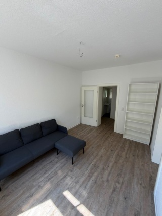 Imagen del anuncio: 3-Zimmer-Wohnung ab sofort verfügbarGneisenaustraße, 07743 Jena / 3 Room Apartment Available Immediately  Gneisenaustraße, 07743 Jena
