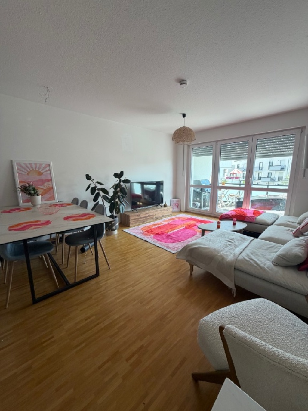 traumhafte möblierte 2-Zimmerwohnung mit Balkon im Bismarkviertel – Alpenstr., 86159 Augsburg Antonsviertel – Bild 1 von 11