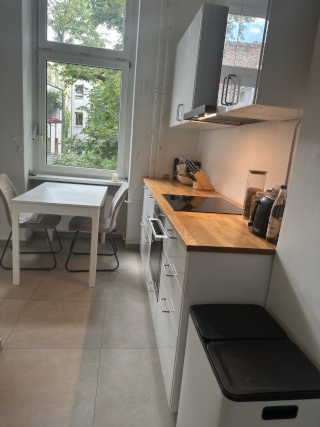 Zwischenmiete: Modern möblierte 2-Zimmer-Wohnung mit Balkon – Deutsche Oper, Charlottenburg — photo 1