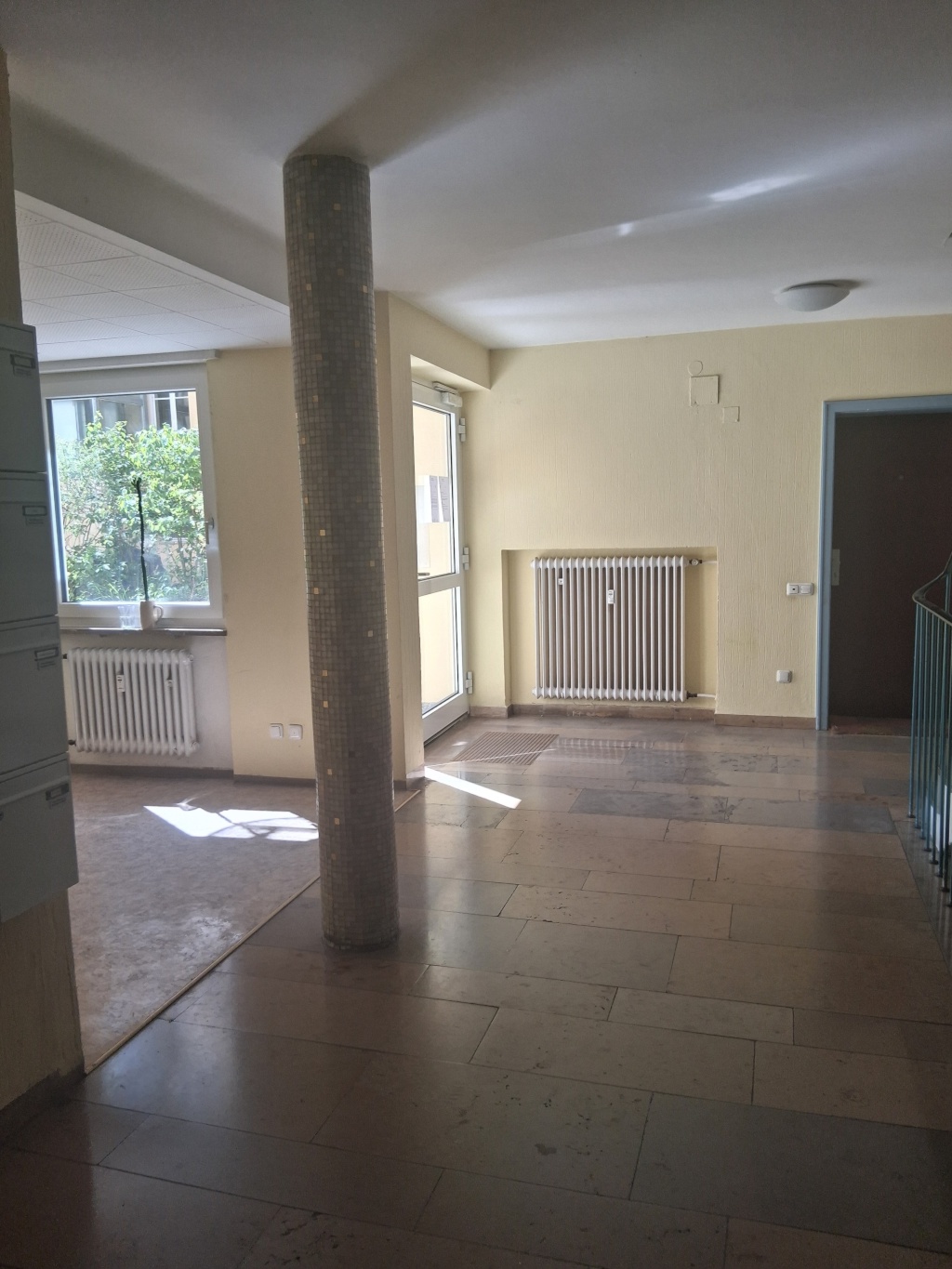 1-helles Zimmer Appartement 18qm in Schwabing - Tolle Lage: 5 Min zur Münchner Freiheit/Englischer Garten, EG im Hinterhof, Ideal für Studenten oder junge Berufseinsteiger – Siegesstrasse 12, 80802 München Schwabing-Freimann – Vorschaubild 4