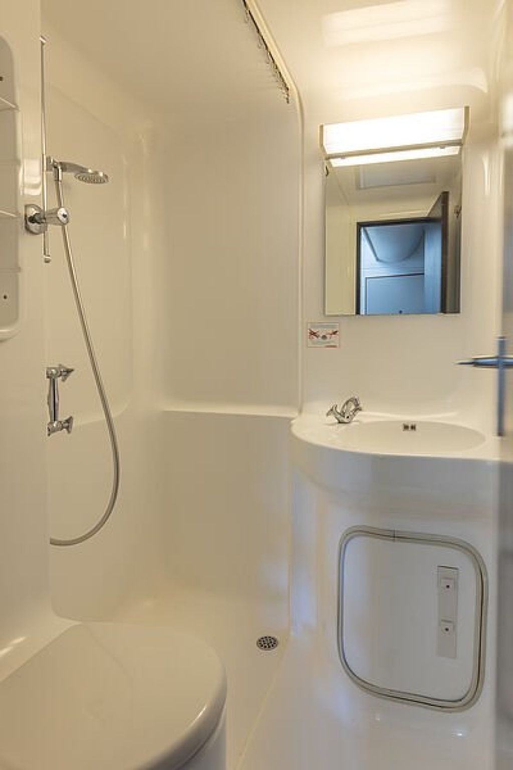 Privates 1-Zimmer-Apartment (eigenes Bad & Küche) nahe Uni Konstanz! – Ralf-Dahrendorf-Straße 37, 78464 Konstanz Konstanz – Vorschaubild 2