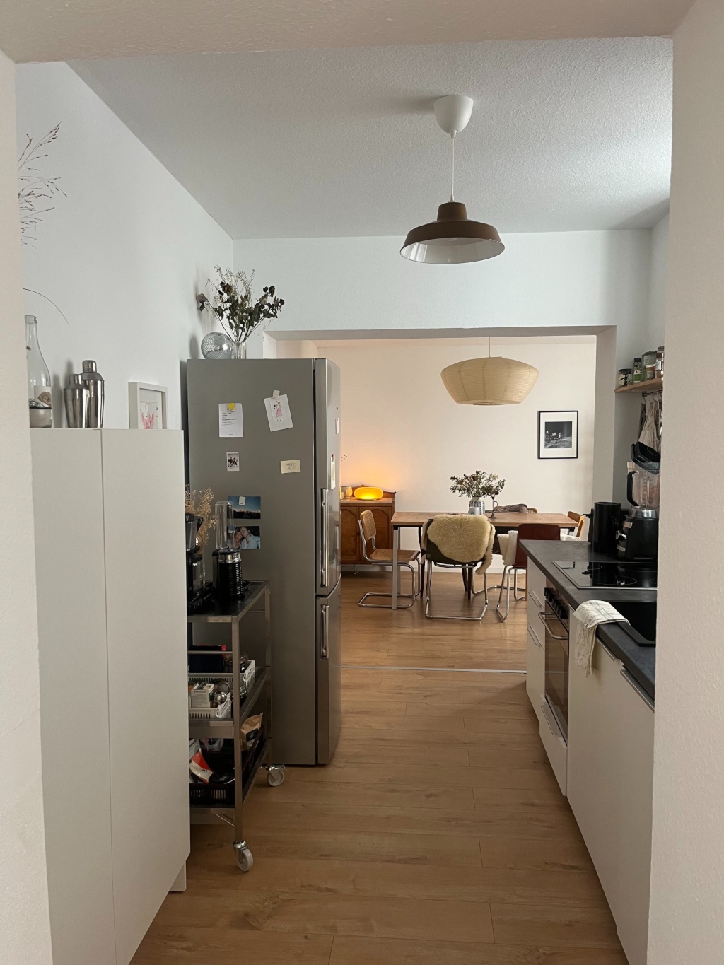 Zimmer in großer Wohnung mit Innenhof - Ende Oktober - Mitte November – Sechzigstraße 33, 50733 Köln Nippes – Vorschaubild 2