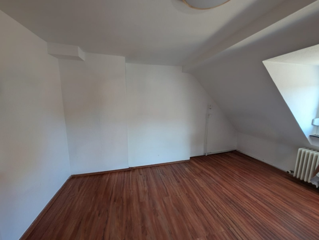 84qm Dachgeschosswohnung, Teilmöbliert zur Untermiete für 2Semester – 97072 Würzburg Sanderau – Vorschaubild 8