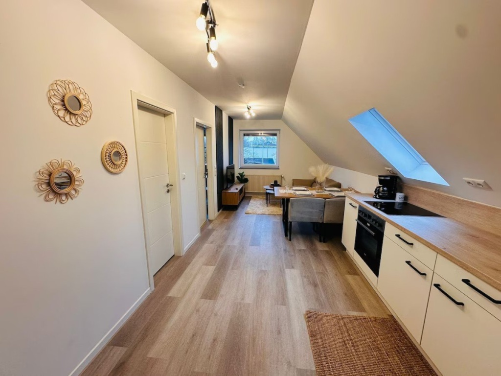 3 Zimmer Dachgeschosswohnung mit 76 m2 in Bremen