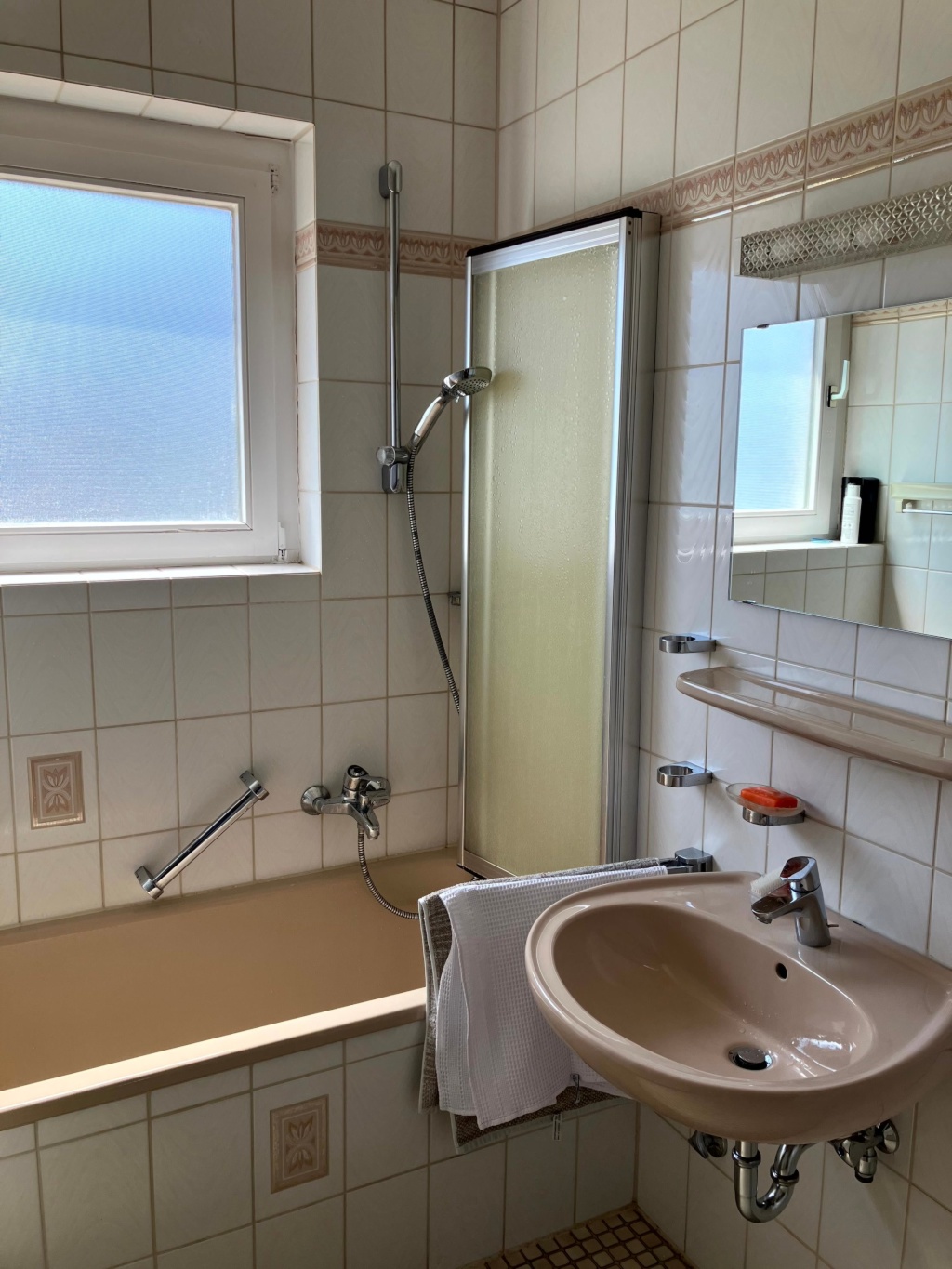 Sonnige Balkonwohnung Stuttgart-Killesberg möbliert und befristet (Zeitraum flexibel) – Feuerbacher Weg, 70192 Stuttgart Mönchhalde – Vorschaubild 10