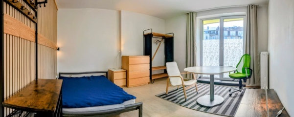 Imagen del anuncio: Helles Zimmer im 1.OG, nette 5-er WG möbliert, zentrale Lage,
