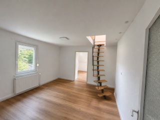 Anzeigenbild: Schöne 2,5 Zimmer Wohnung in Esslingen am Neckar frei
