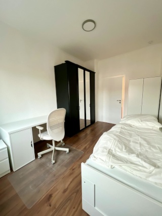 Ad image: Ellerstraße, Düsseldorf