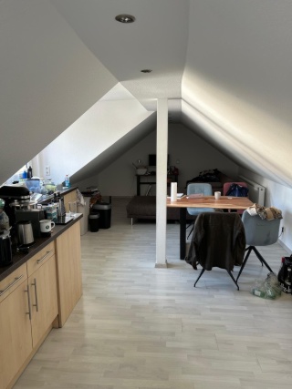 Anzeigenbild: Perfekt für eine Zweier-WG: Schöne Drei-Zimmer-Wohnung in zentraler Lage ab sofort zu vermieten