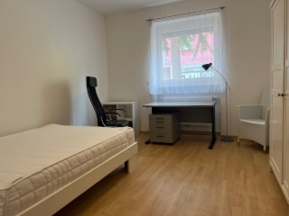 Tolle Lage nähe Altstadt, modernisiert, für Praktikanten(innen) vollmöbl. Zimmer in 3er WG Bad Cannstatt