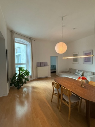 Sublet Gem on Kollwitzstr. (Pberg)/ 2.5 months only (Aug-Oct) / 77m2 — photo 1